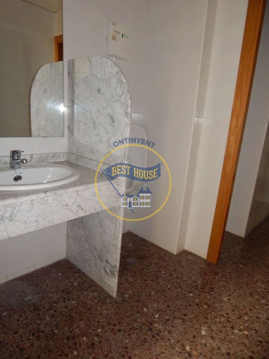 Commercieel te koop in Ontinyent - € 250.000 (Ref: 8117828)