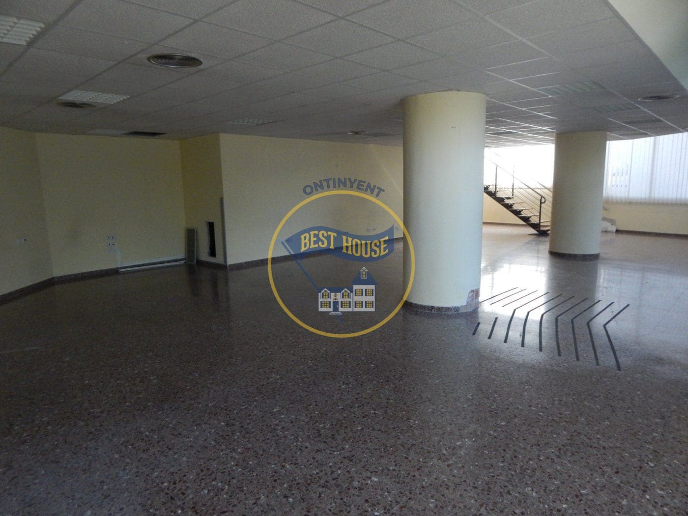 Commercieel te koop in Ontinyent - € 250.000 (Ref: 8117828)