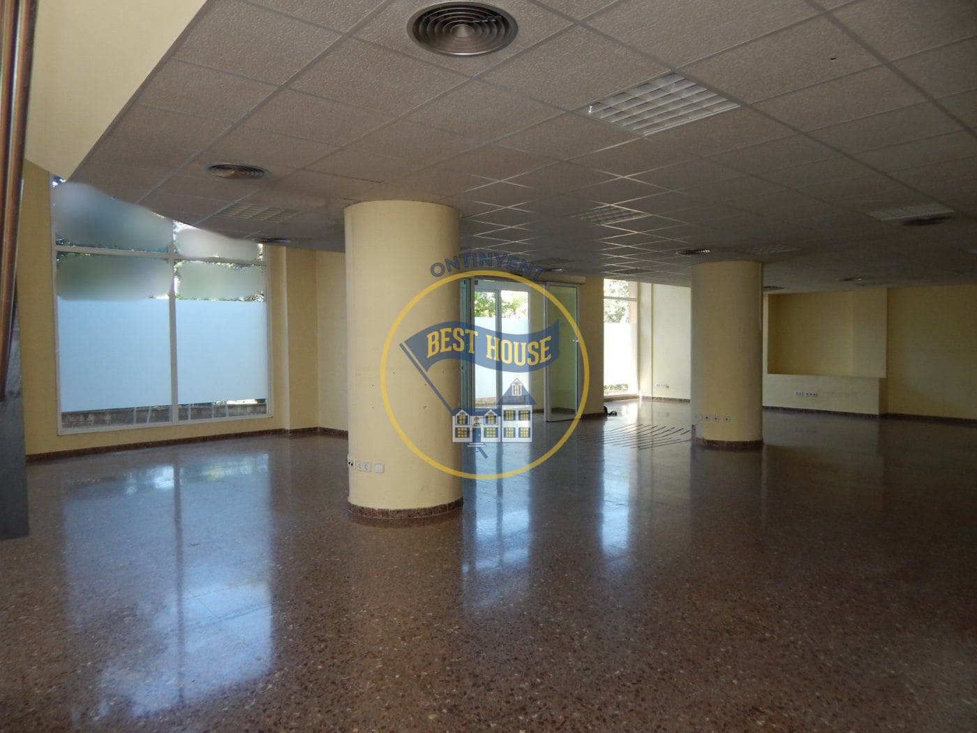 Commercieel te koop in Ontinyent - € 250.000 (Ref: 8117828)
