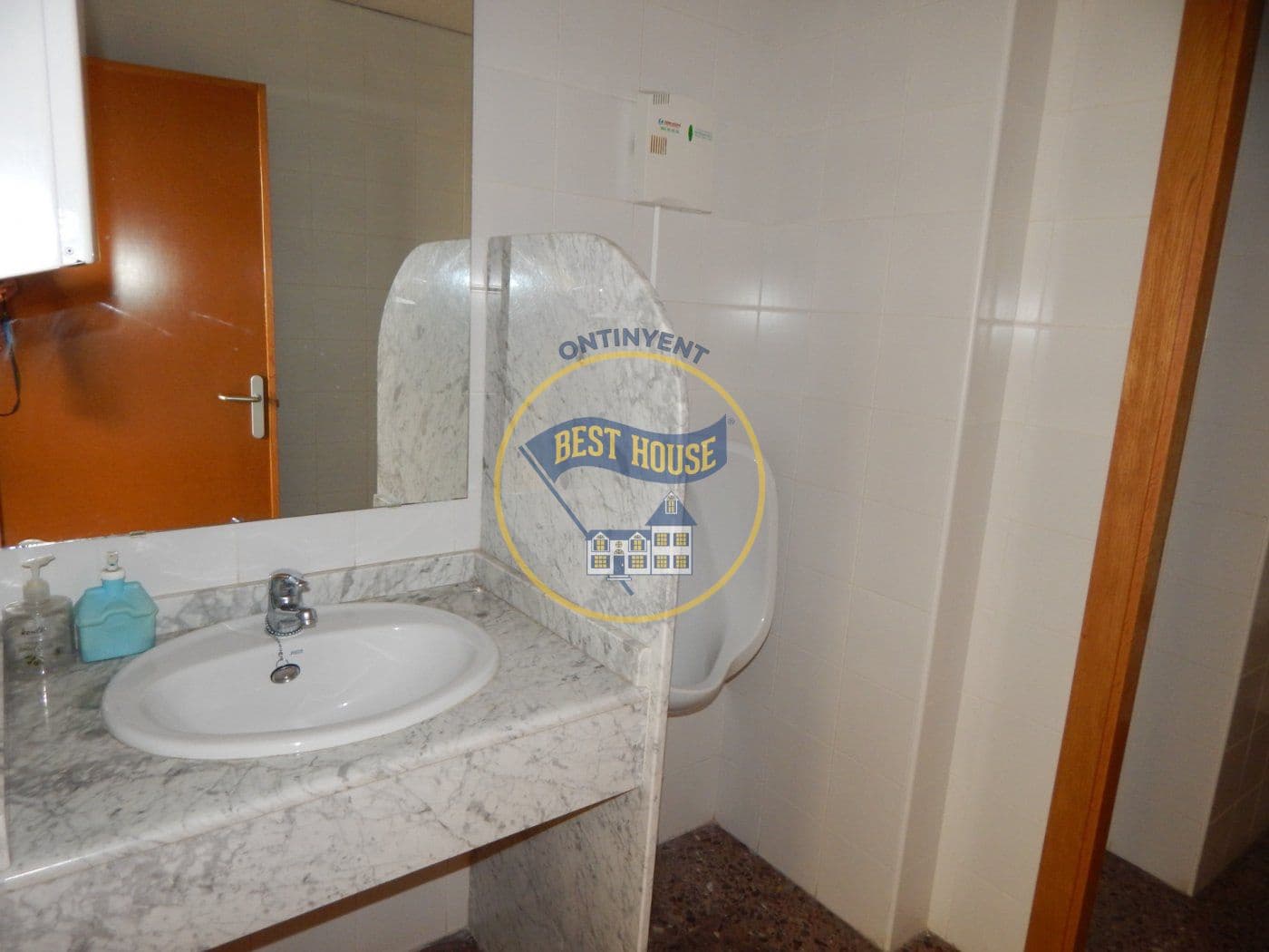 Commercieel te koop in Ontinyent - € 250.000 (Ref: 8117828)