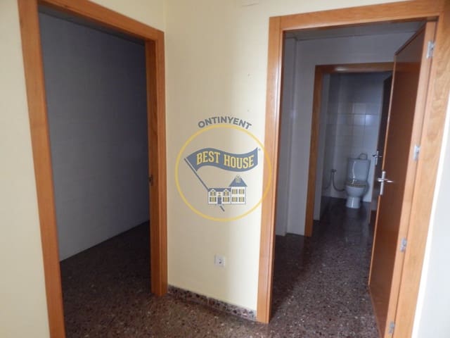 Commercieel te koop in Ontinyent - € 250.000 (Ref: 8117828)