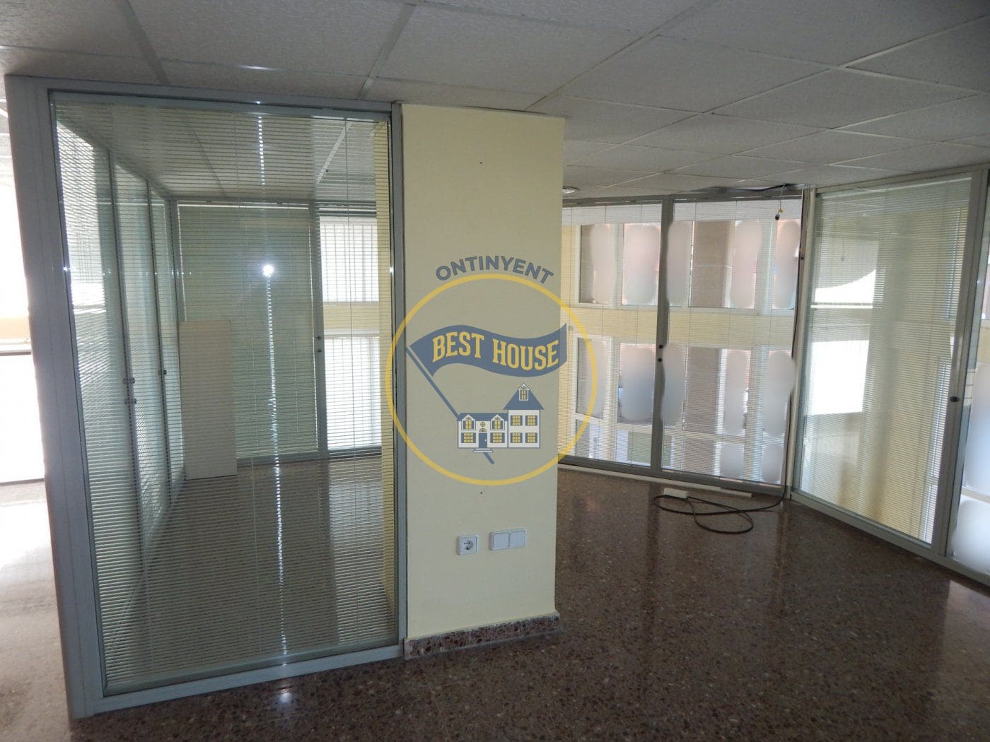 Commercieel te koop in Ontinyent - € 250.000 (Ref: 8117828)