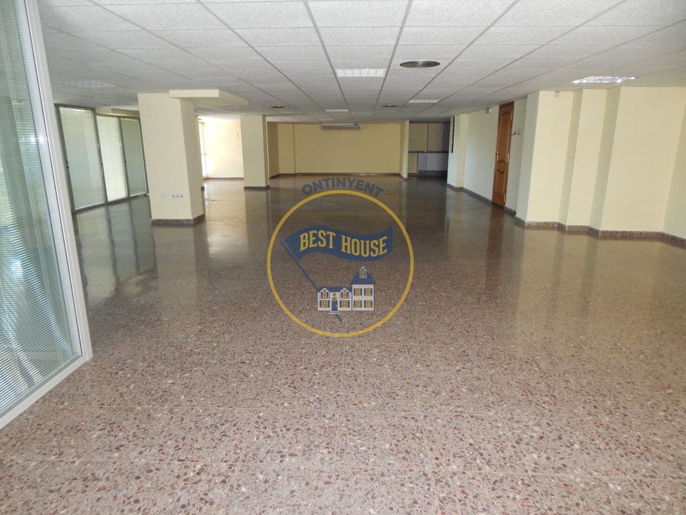 Commercieel te koop in Ontinyent - € 250.000 (Ref: 8117828)