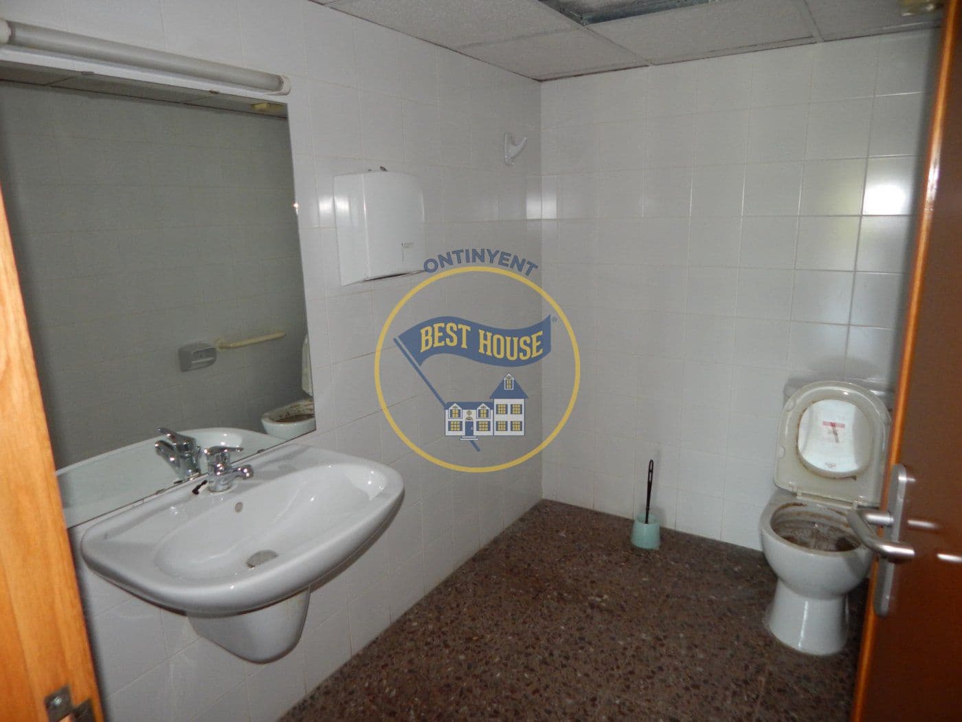 Commercieel te koop in Ontinyent - € 250.000 (Ref: 8117828)