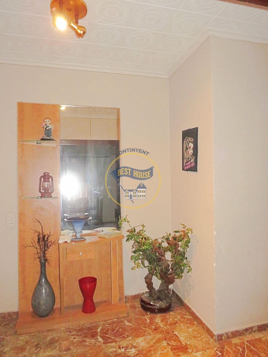 3 slaapkamer Flat te koop in L'Olleria - € 75.000 (Ref: 8117842)