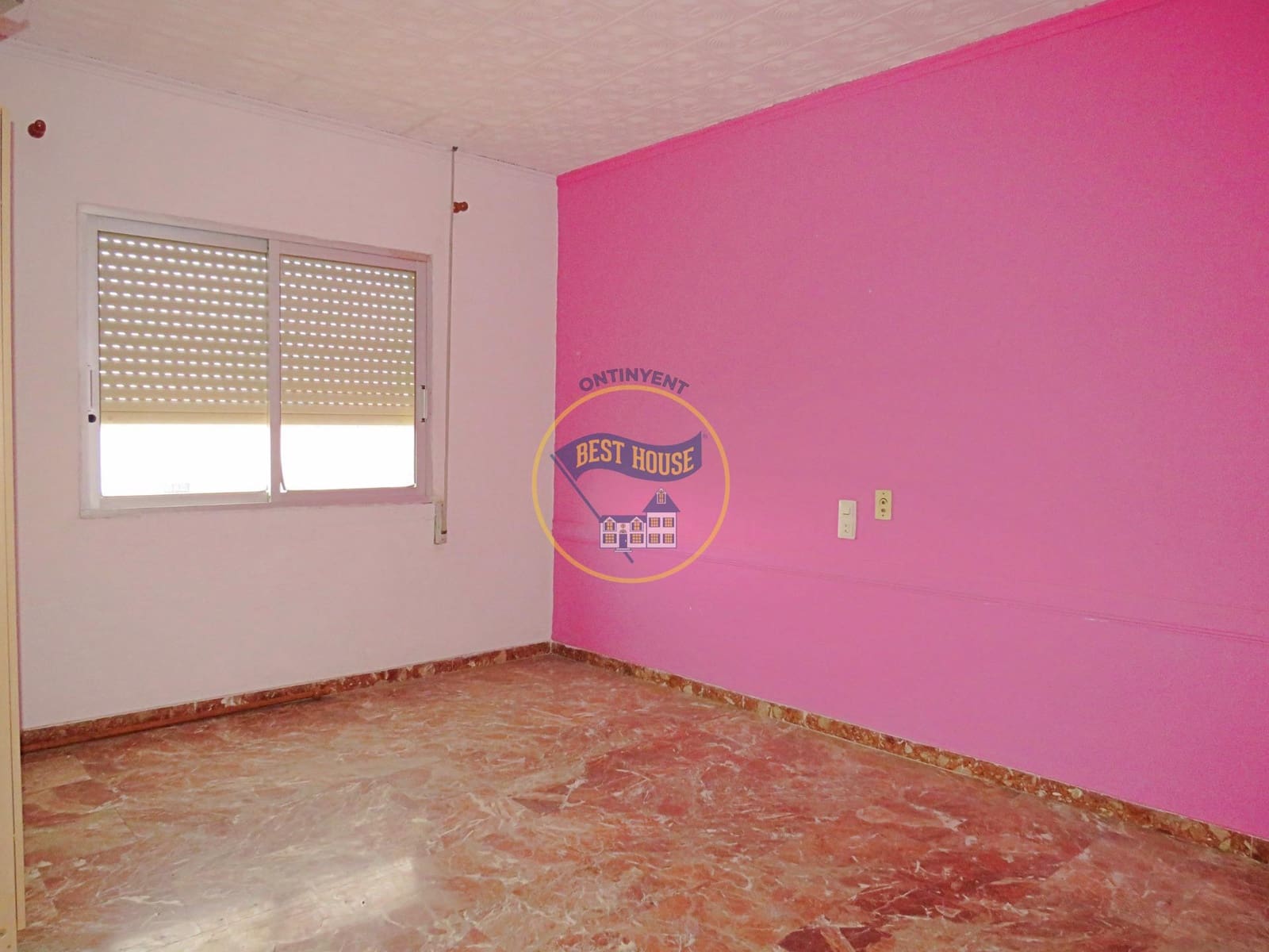 3 slaapkamer Flat te koop in L'Olleria - € 75.000 (Ref: 8117842)