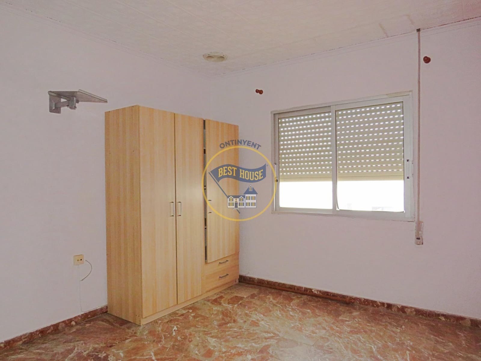 3 slaapkamer Flat te koop in L'Olleria - € 75.000 (Ref: 8117842)