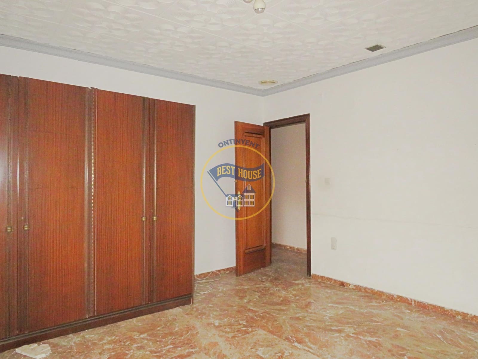 3 slaapkamer Flat te koop in L'Olleria - € 75.000 (Ref: 8117842)