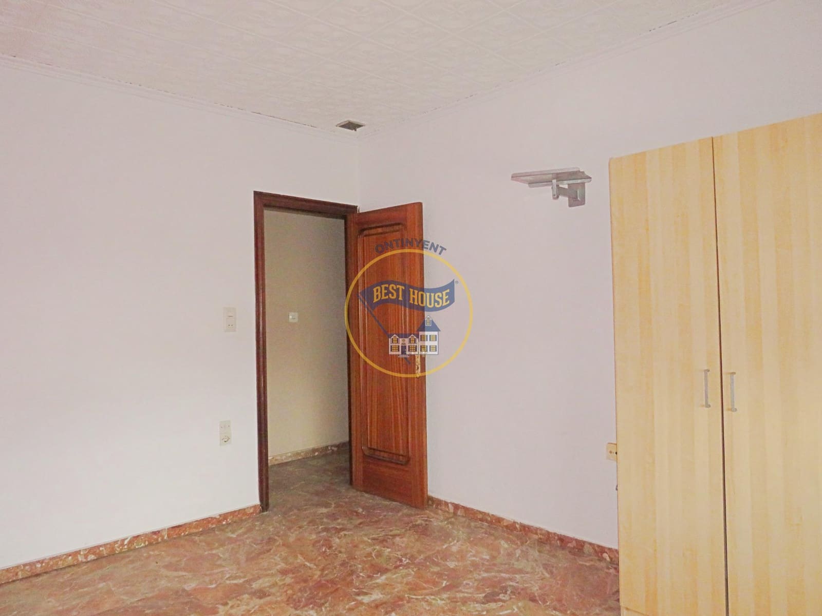 3 slaapkamer Flat te koop in L'Olleria - € 75.000 (Ref: 8117842)