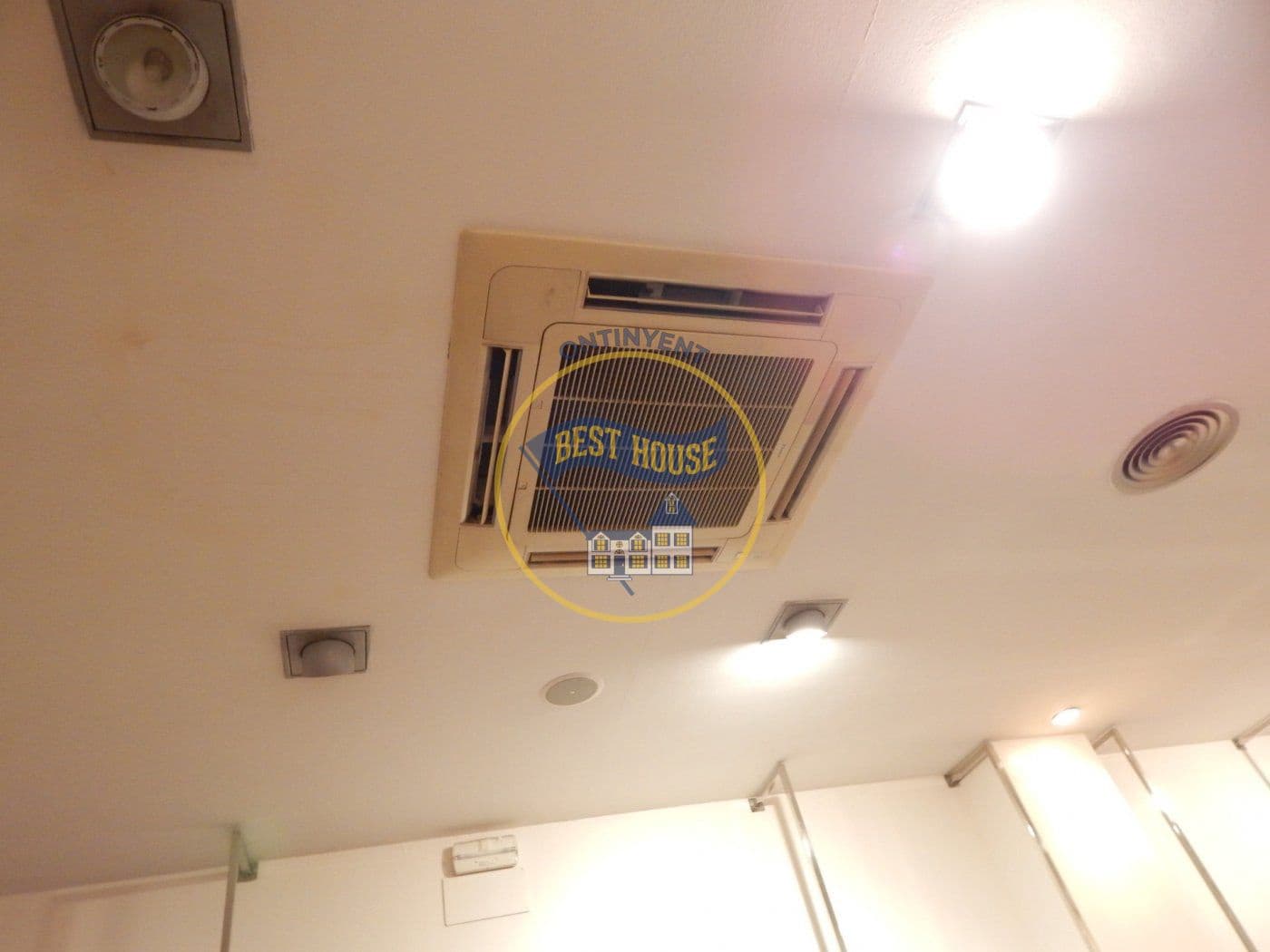 Commercial for sale in Ontinyent - € 80,000 (Ref: 8117859)