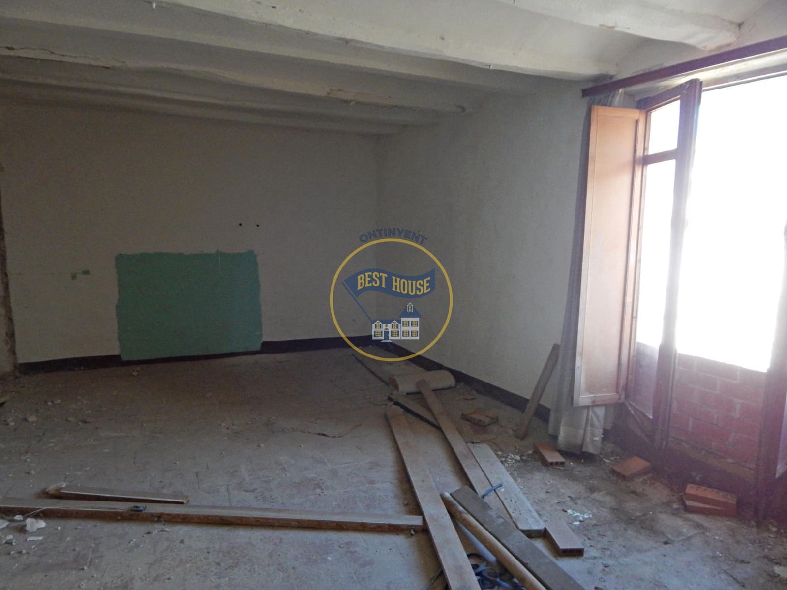 5 soveværelse Byhus til salg i Bocairent - € 45.000 (Ref: 8117866)