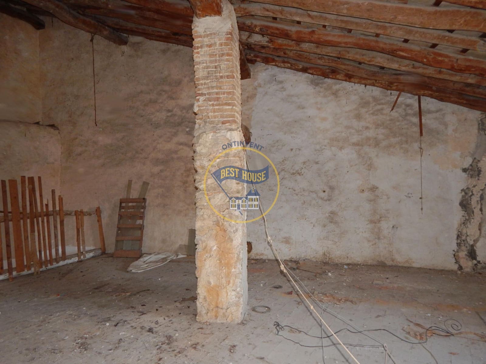 5 soveværelse Byhus til salg i Bocairent - € 45.000 (Ref: 8117866)