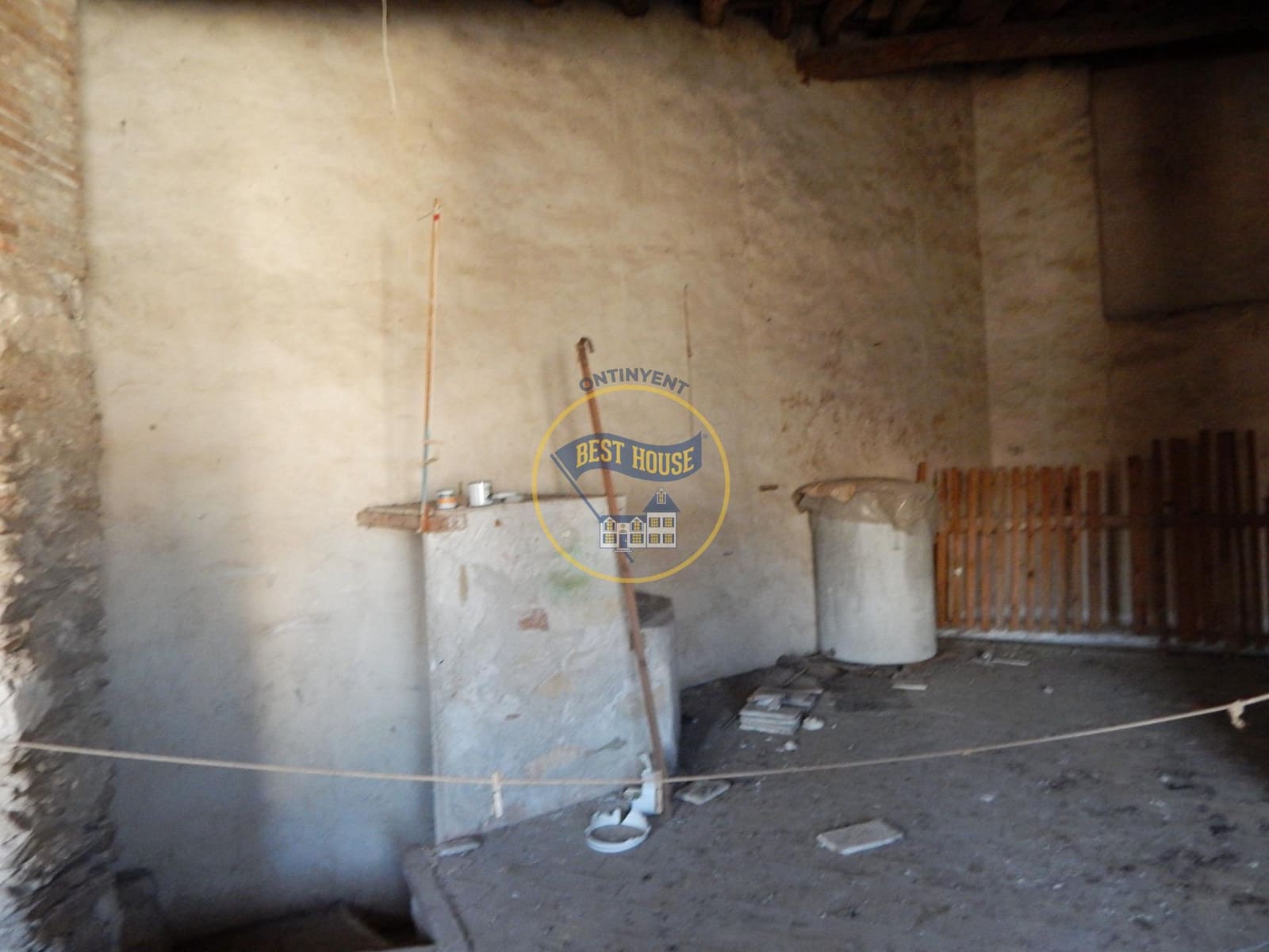 5 soveværelse Byhus til salg i Bocairent - € 45.000 (Ref: 8117866)