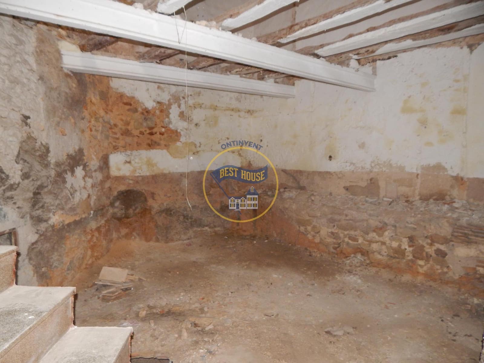 5 soveværelse Byhus til salg i Bocairent - € 45.000 (Ref: 8117866)