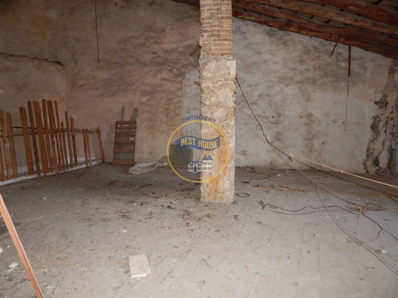 5 soveværelse Byhus til salg i Bocairent - € 45.000 (Ref: 8117866)