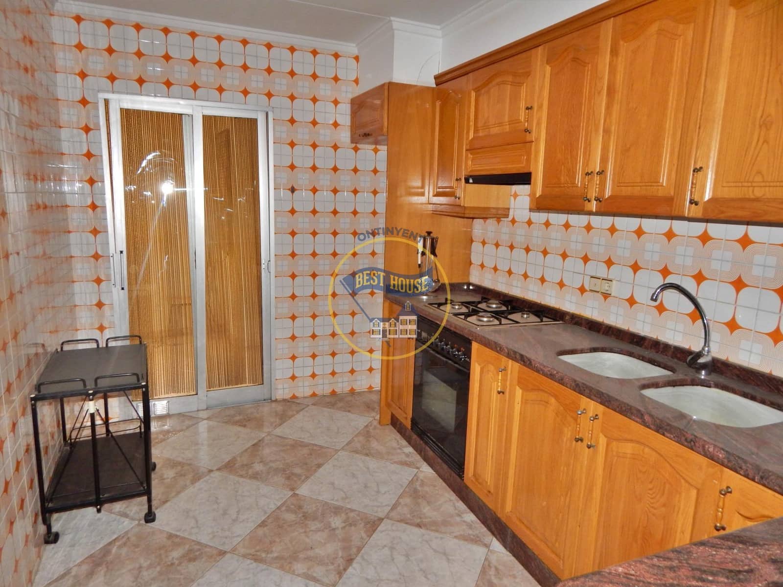 6 soverom Hus til salgs i Albaida med garasje - € 99 000 (Ref: 8117883)