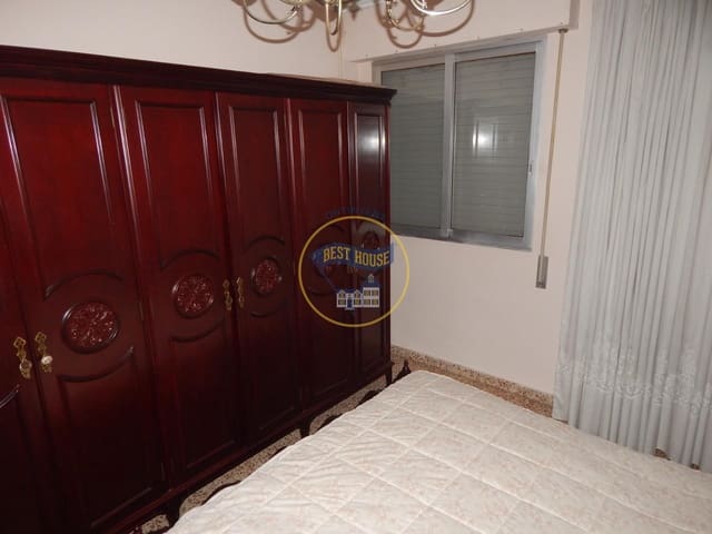 6 soveværelse Byhus til salg i Albaida med garage - € 99.000 (Ref: 8117883)