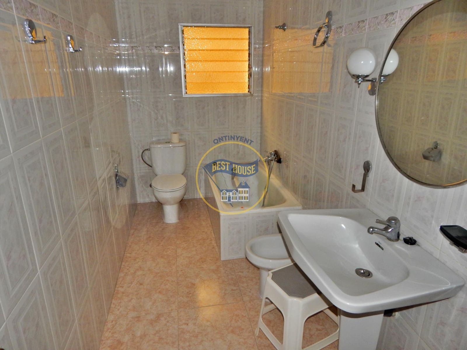 6 soverom Hus til salgs i Albaida med garasje - € 99 000 (Ref: 8117883)