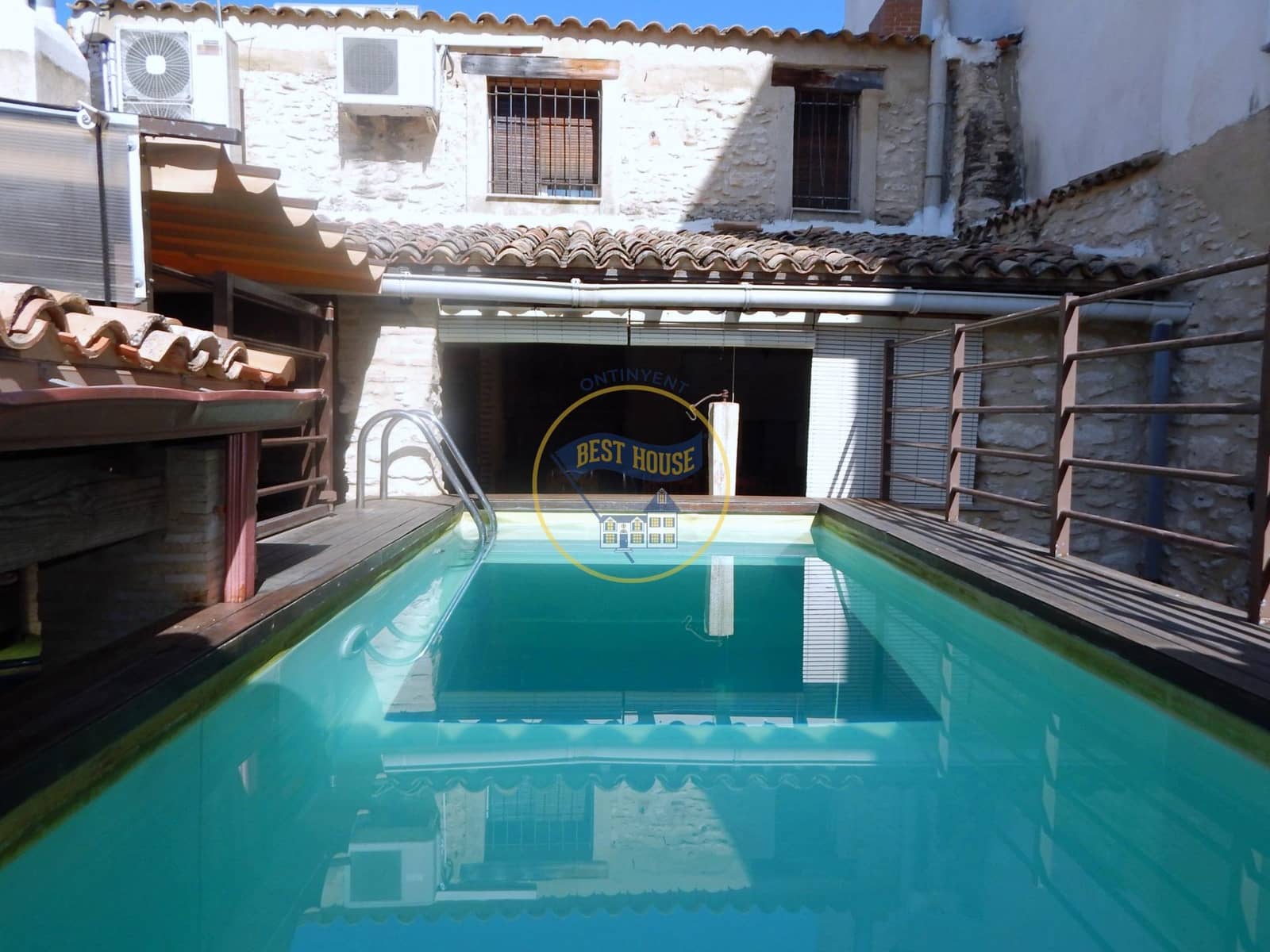 9 soverom Hus til salgs i Palomar med svømmebasseng - € 270 000 (Ref: 8117909)