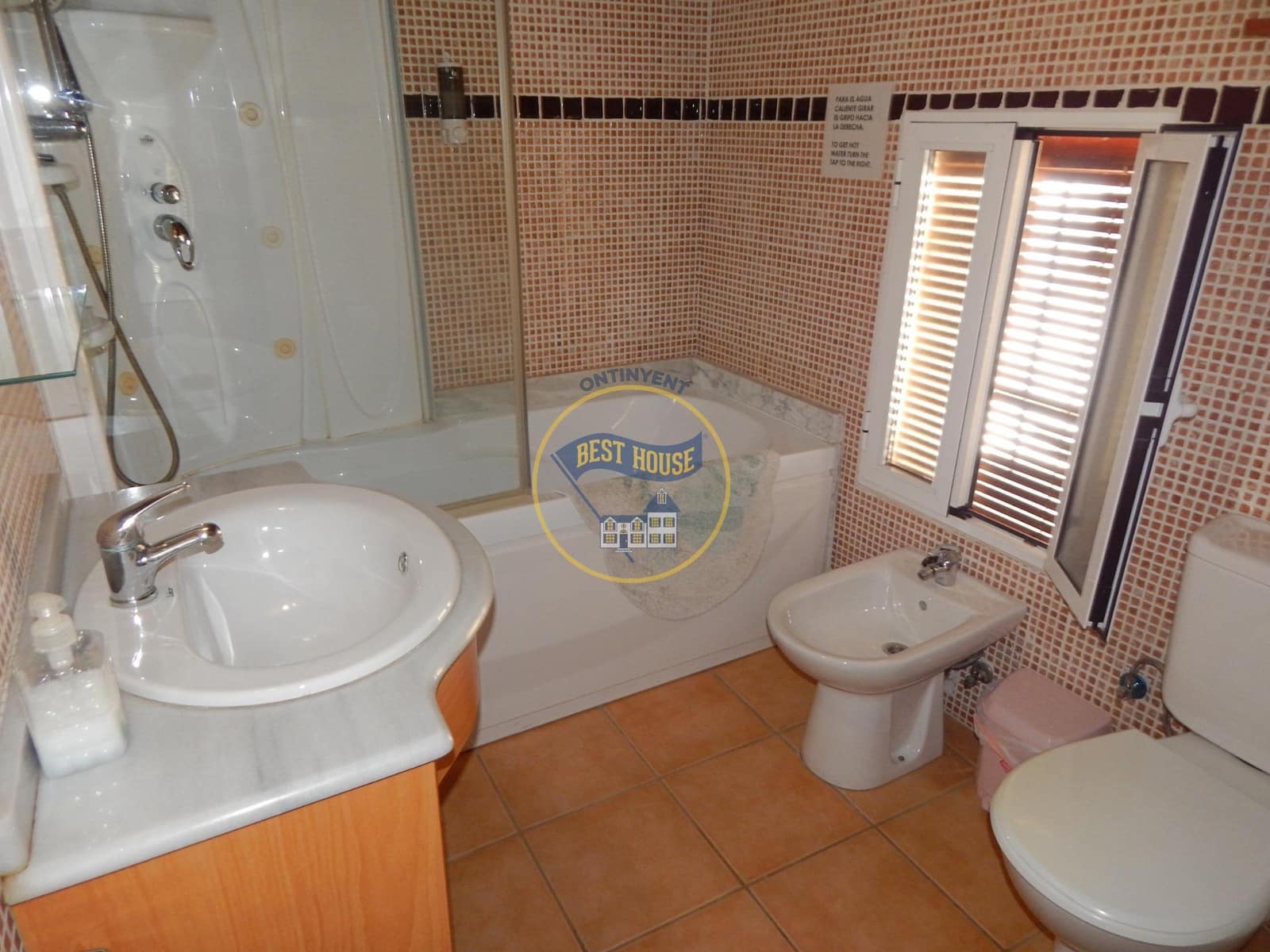 9 soverom Hus til salgs i Palomar med svømmebasseng - € 270 000 (Ref: 8117909)