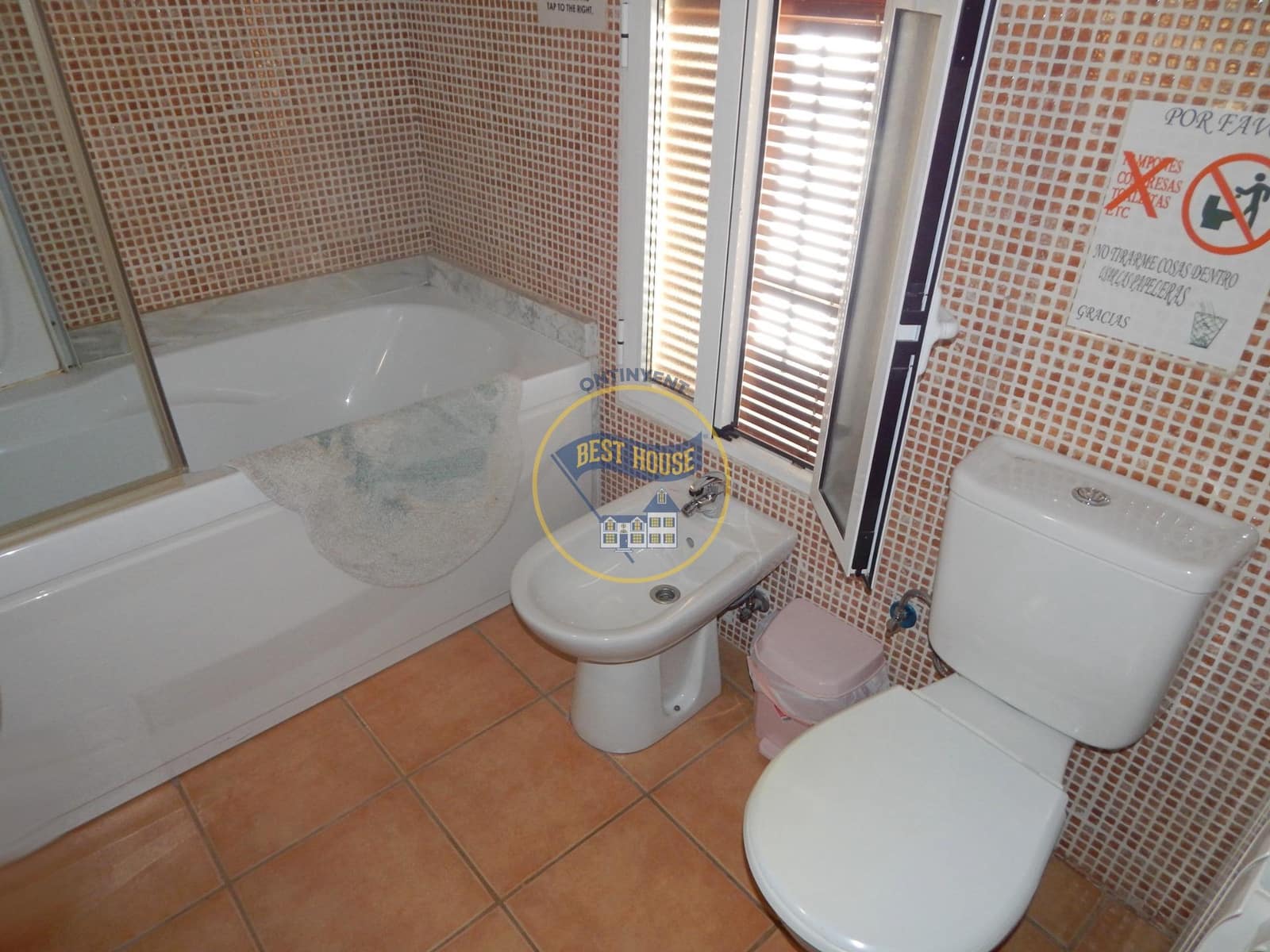 9 soverom Hus til salgs i Palomar med svømmebasseng - € 270 000 (Ref: 8117909)