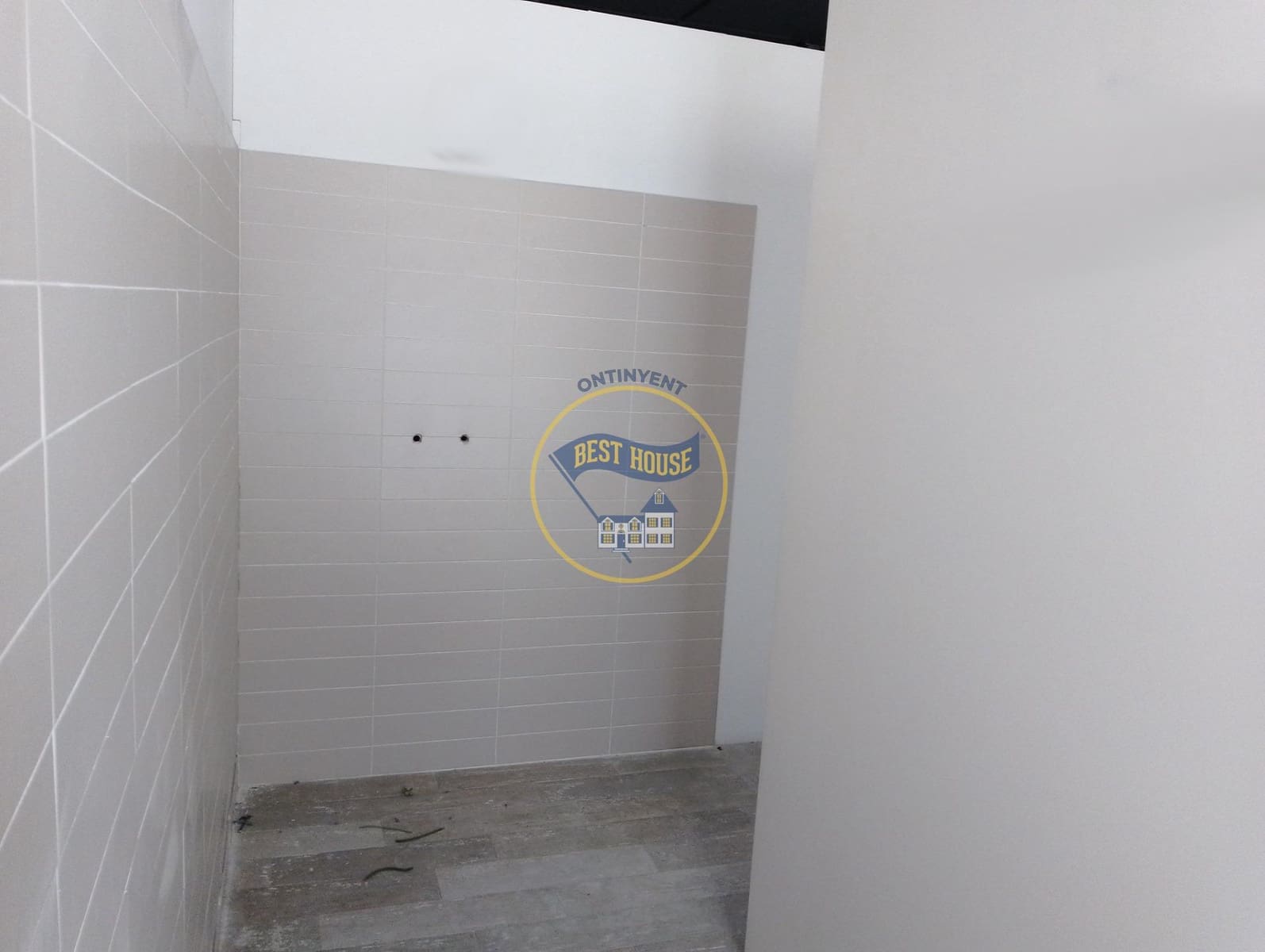 Commercial for rent in Ontinyent - € 350 (Ref: 8117925)