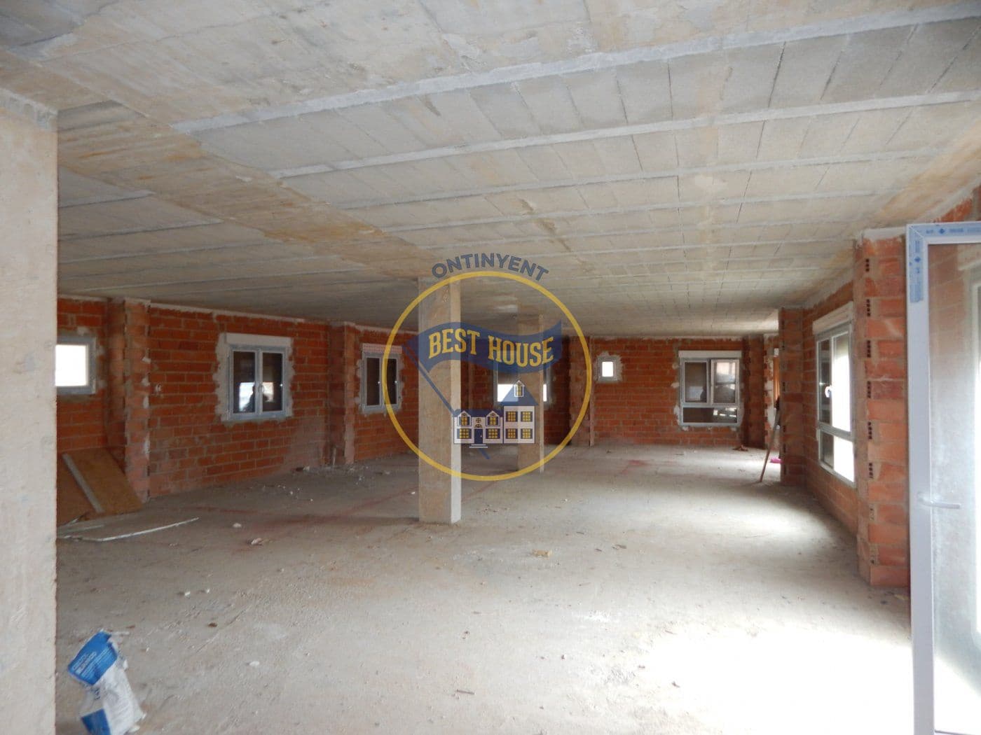 Byhus til salg i Agullent - € 250.000 (Ref: 8117942)