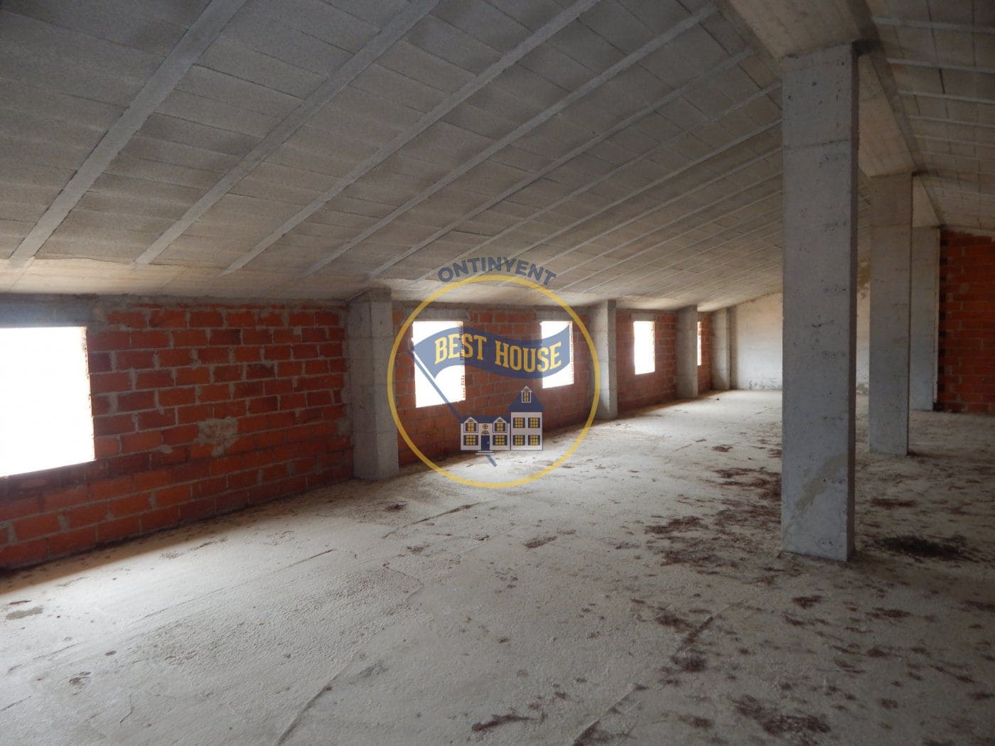 Byhus til salg i Agullent - € 250.000 (Ref: 8117942)