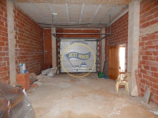 Byhus til salg i Agullent - € 250.000 (Ref: 8117942)