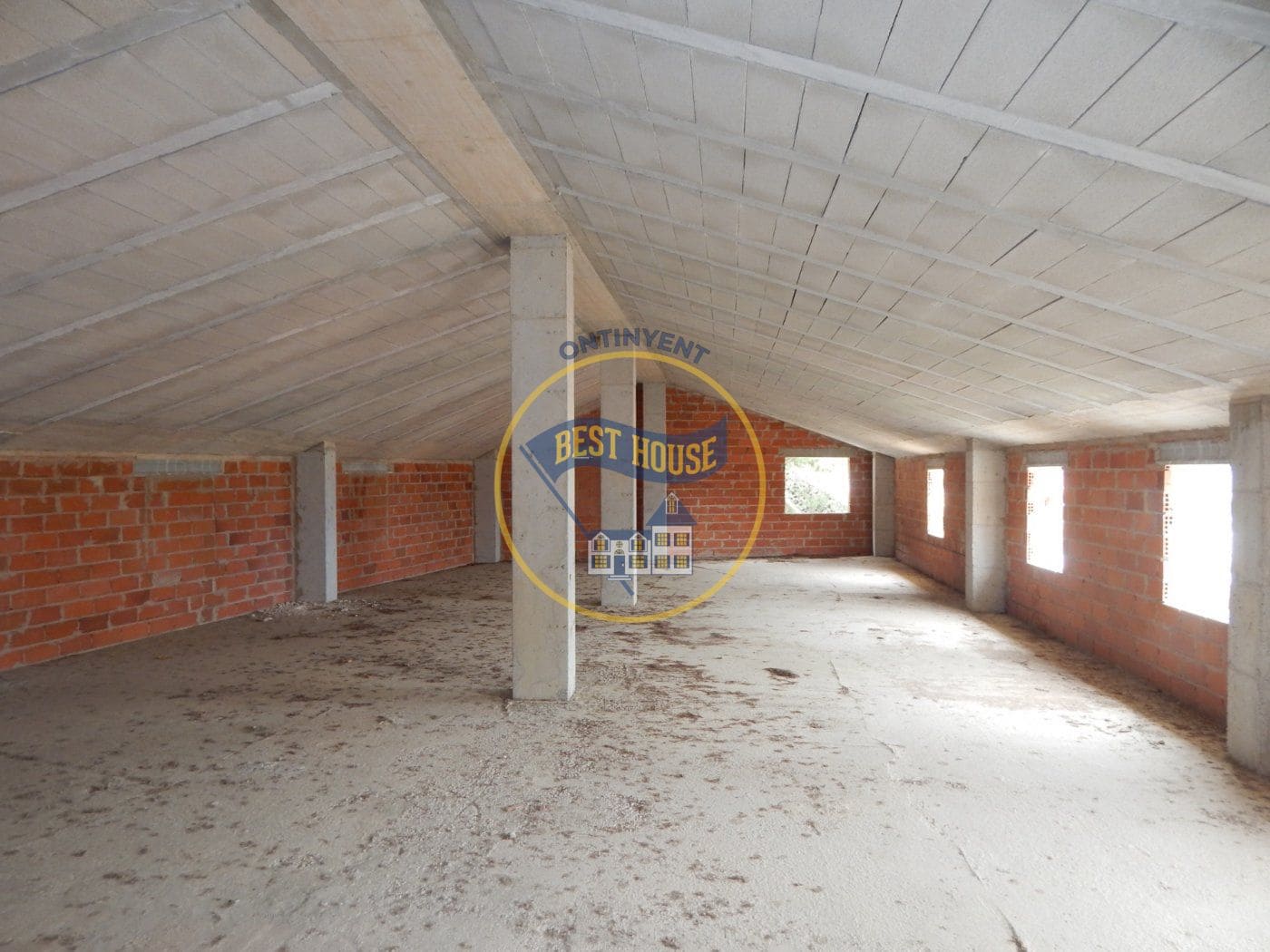 Byhus til salg i Agullent - € 250.000 (Ref: 8117942)