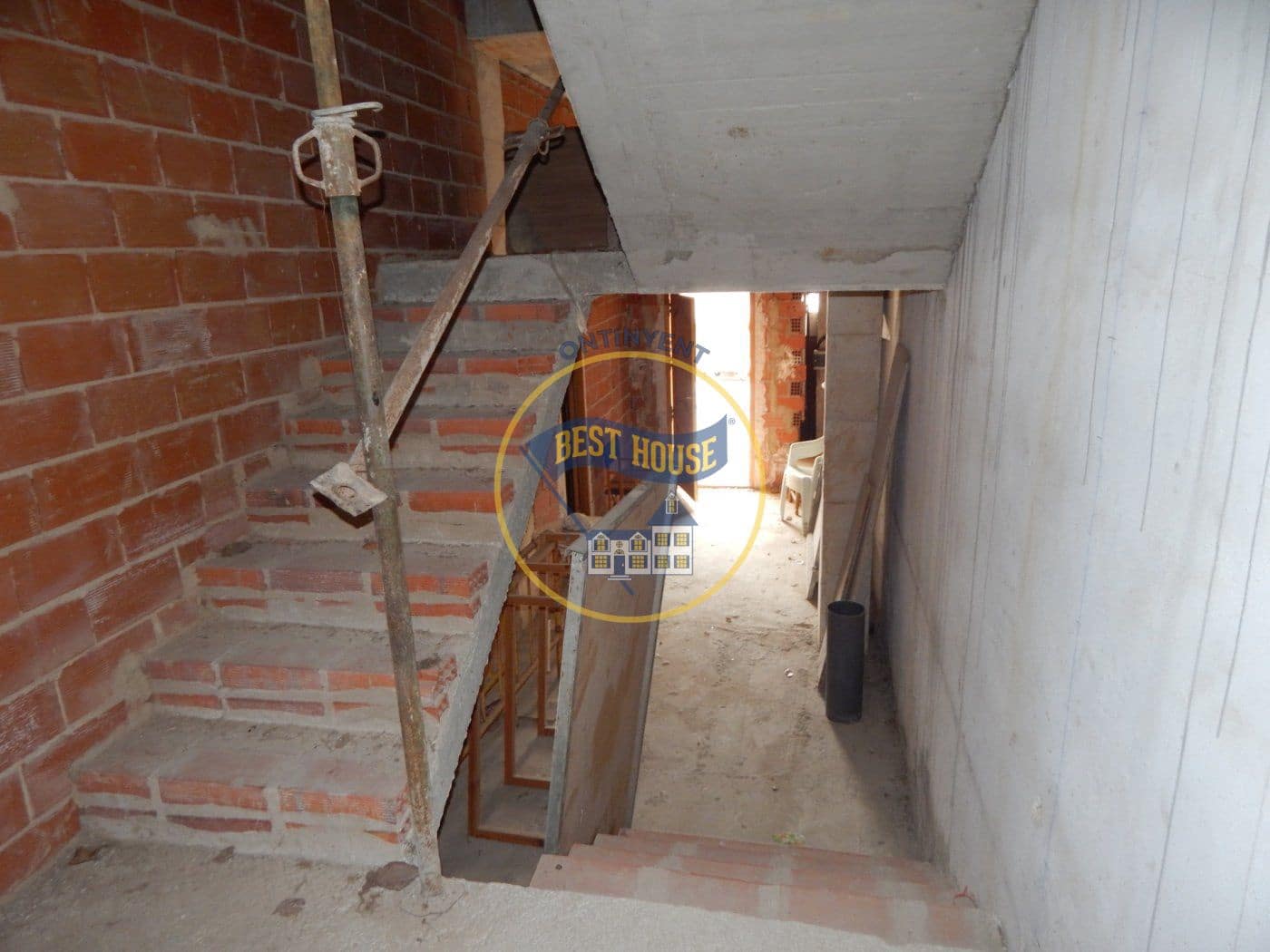 Byhus til salg i Agullent - € 250.000 (Ref: 8117942)