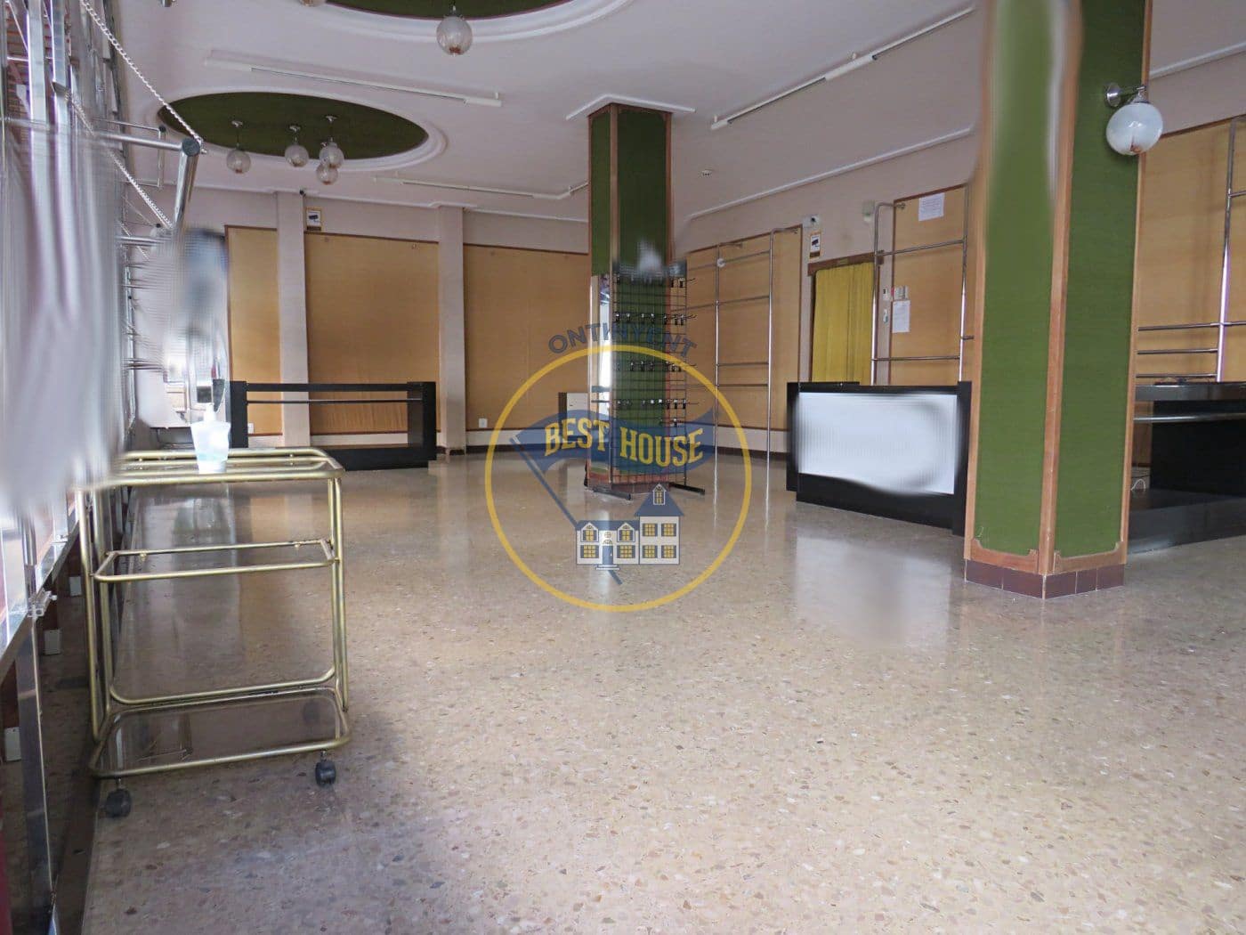 Comercial para venda em Ontinyent - 110 000 € (Ref: 8117950)