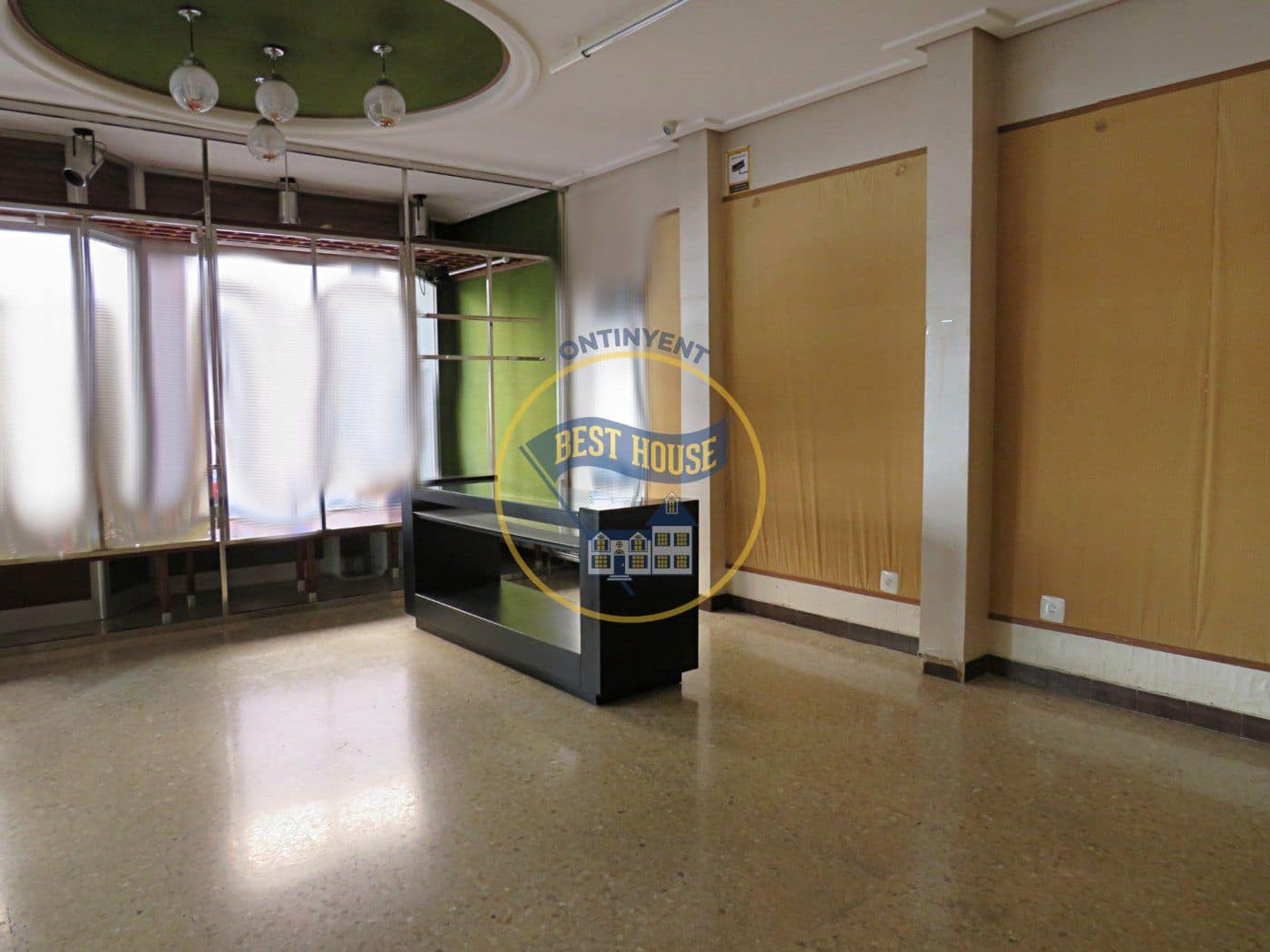 Comercial para venda em Ontinyent - 110 000 € (Ref: 8117950)