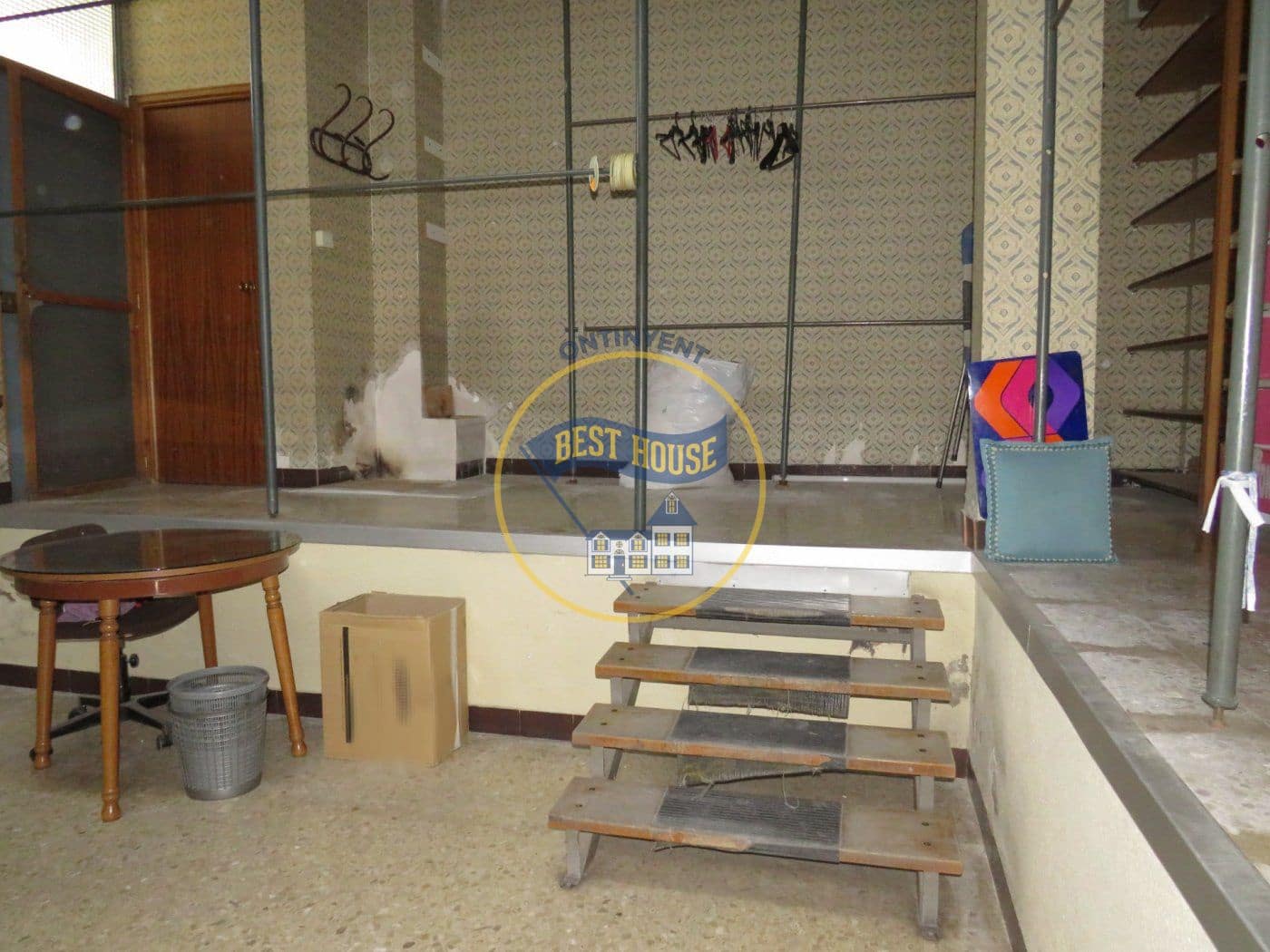 Comercial para venda em Ontinyent - 110 000 € (Ref: 8117950)