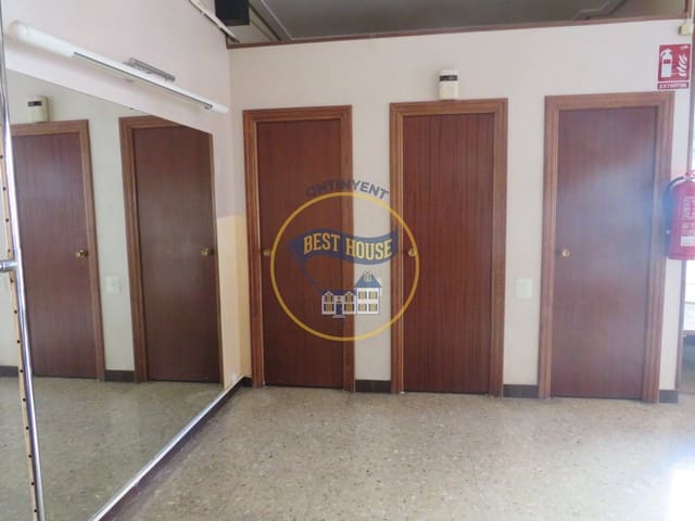 Commercial for sale in Ontinyent - € 110,000 (Ref: 8117950)