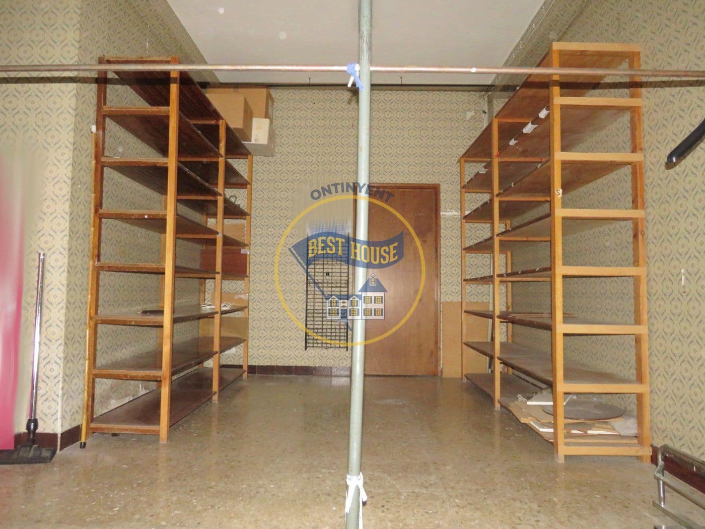 Comercial para venda em Ontinyent - 110 000 € (Ref: 8117950)