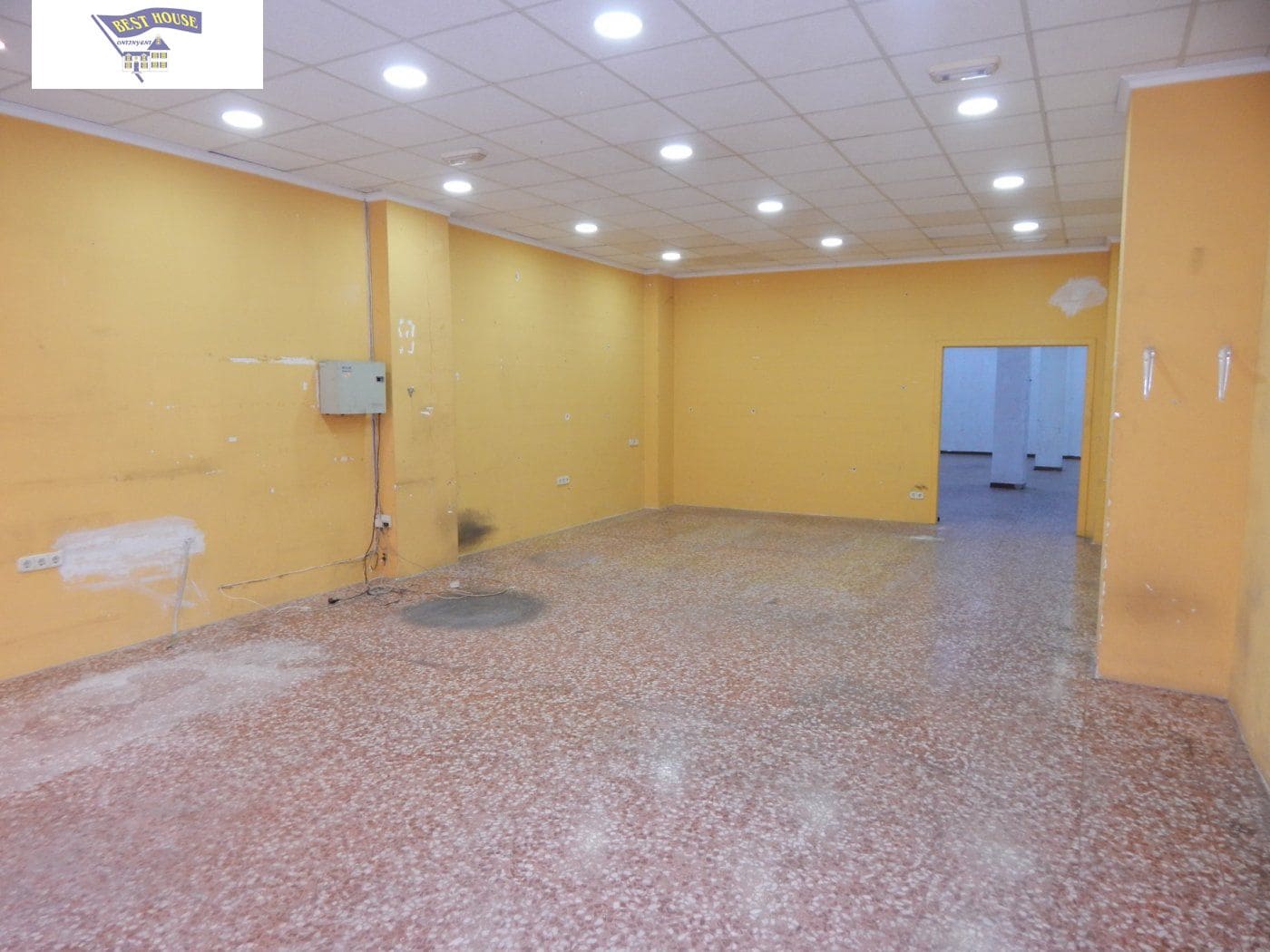Commercial for sale in Ontinyent - € 150,000 (Ref: 8117966)