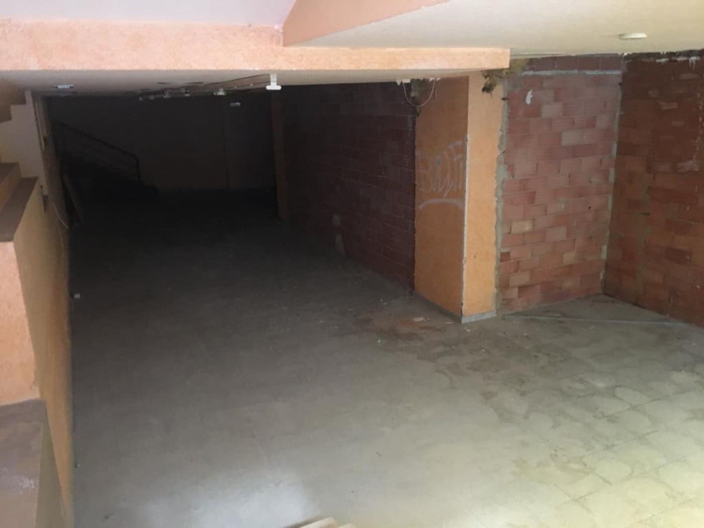 Commercial for rent in Ontinyent - € 1,200 (Ref: 8118003)