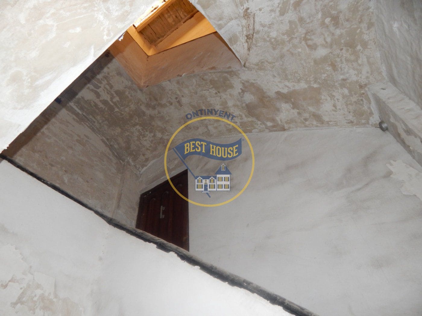 Kaupallinen myytävänä paikassa Ontinyent - 300 000 € (Ref: 8118015)