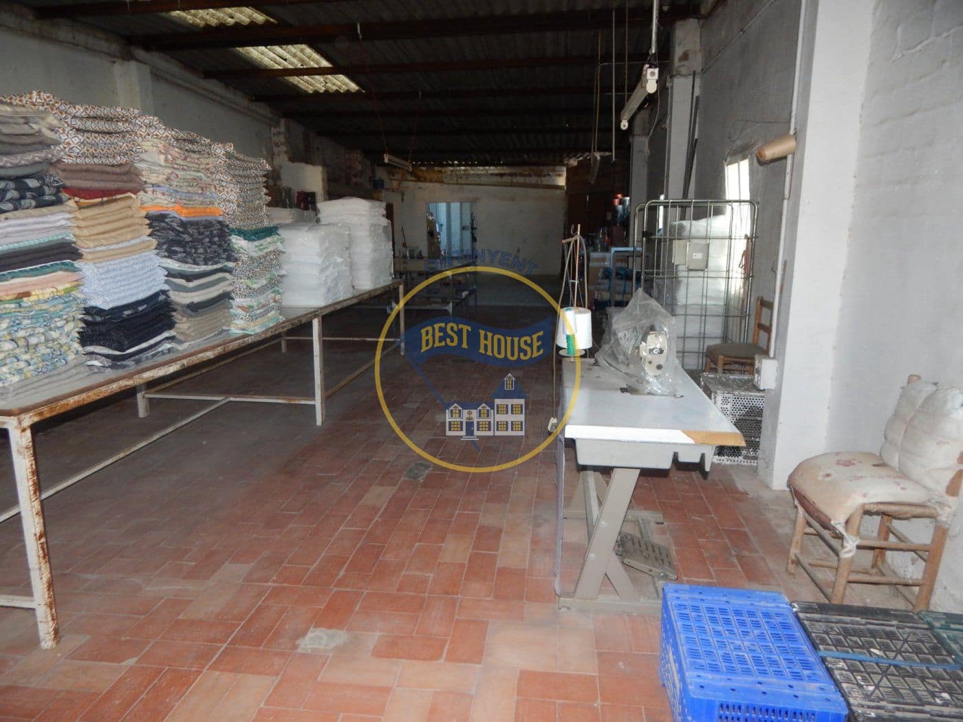 Kaupallinen myytävänä paikassa Ontinyent - 300 000 € (Ref: 8118015)