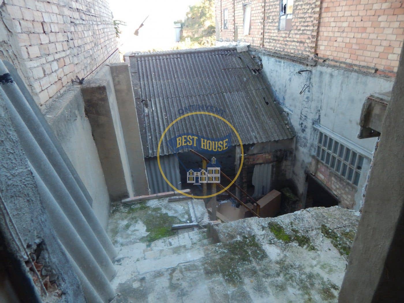 Kaupallinen myytävänä paikassa Ontinyent - 300 000 € (Ref: 8118015)