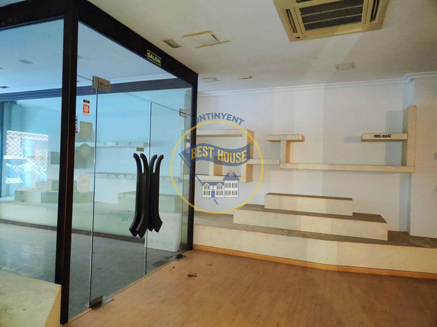 Commercial for rent in Ontinyent - € 1,100 (Ref: 8118017)