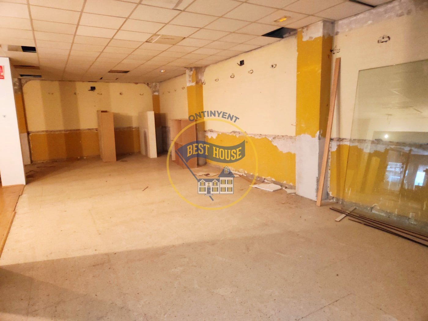Commercial for rent in Ontinyent - € 1,100 (Ref: 8118017)