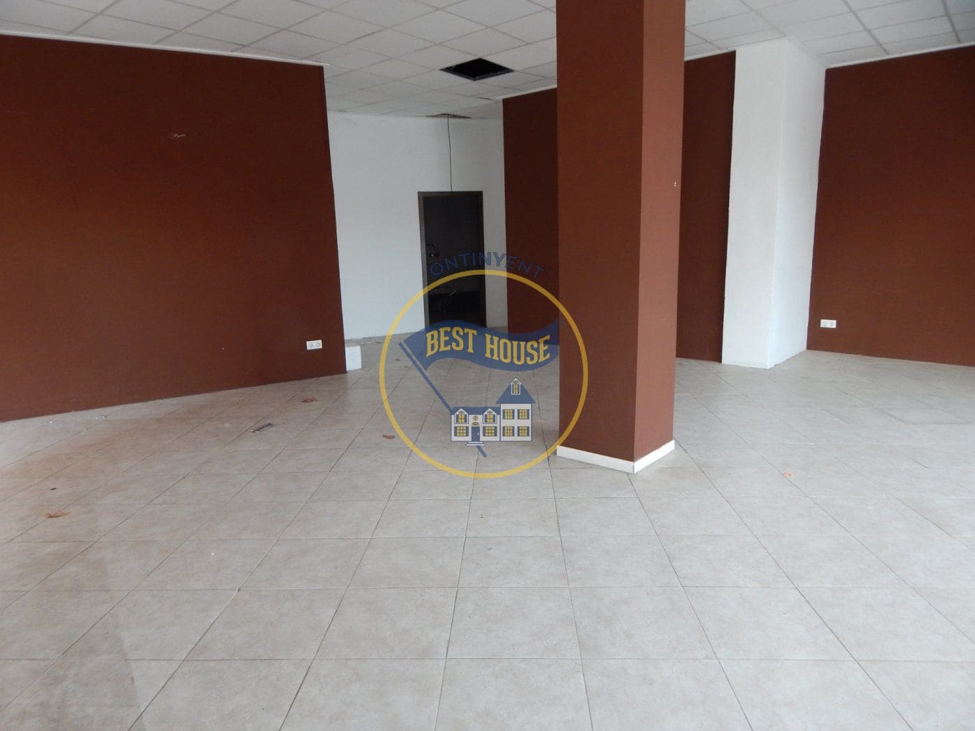 Commercial for rent in Ontinyent - € 700 (Ref: 8118026)
