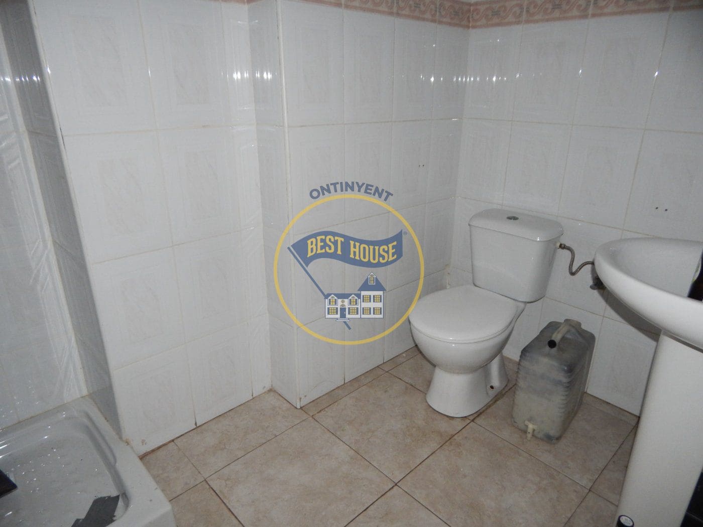 Commercial for rent in Ontinyent - € 700 (Ref: 8118026)