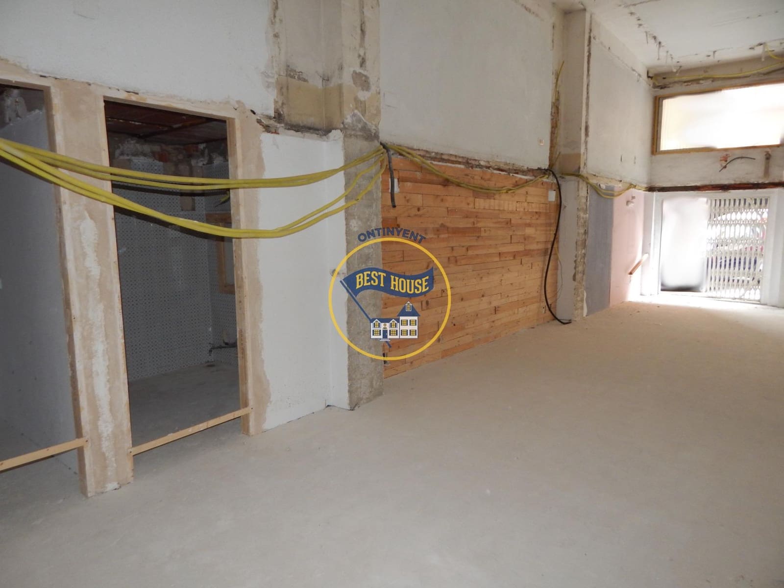 Commercieel te huur in Ontinyent - € 600 (Ref: 8118030)
