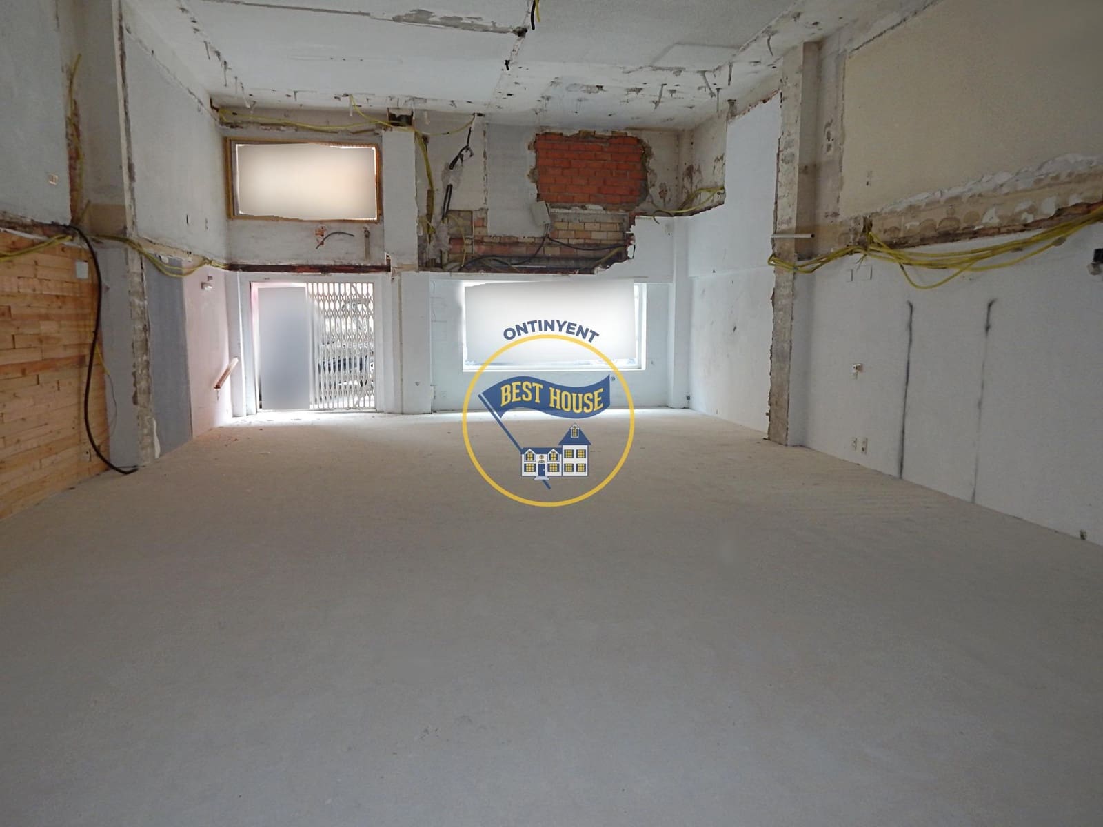 Commercieel te huur in Ontinyent - € 600 (Ref: 8118030)