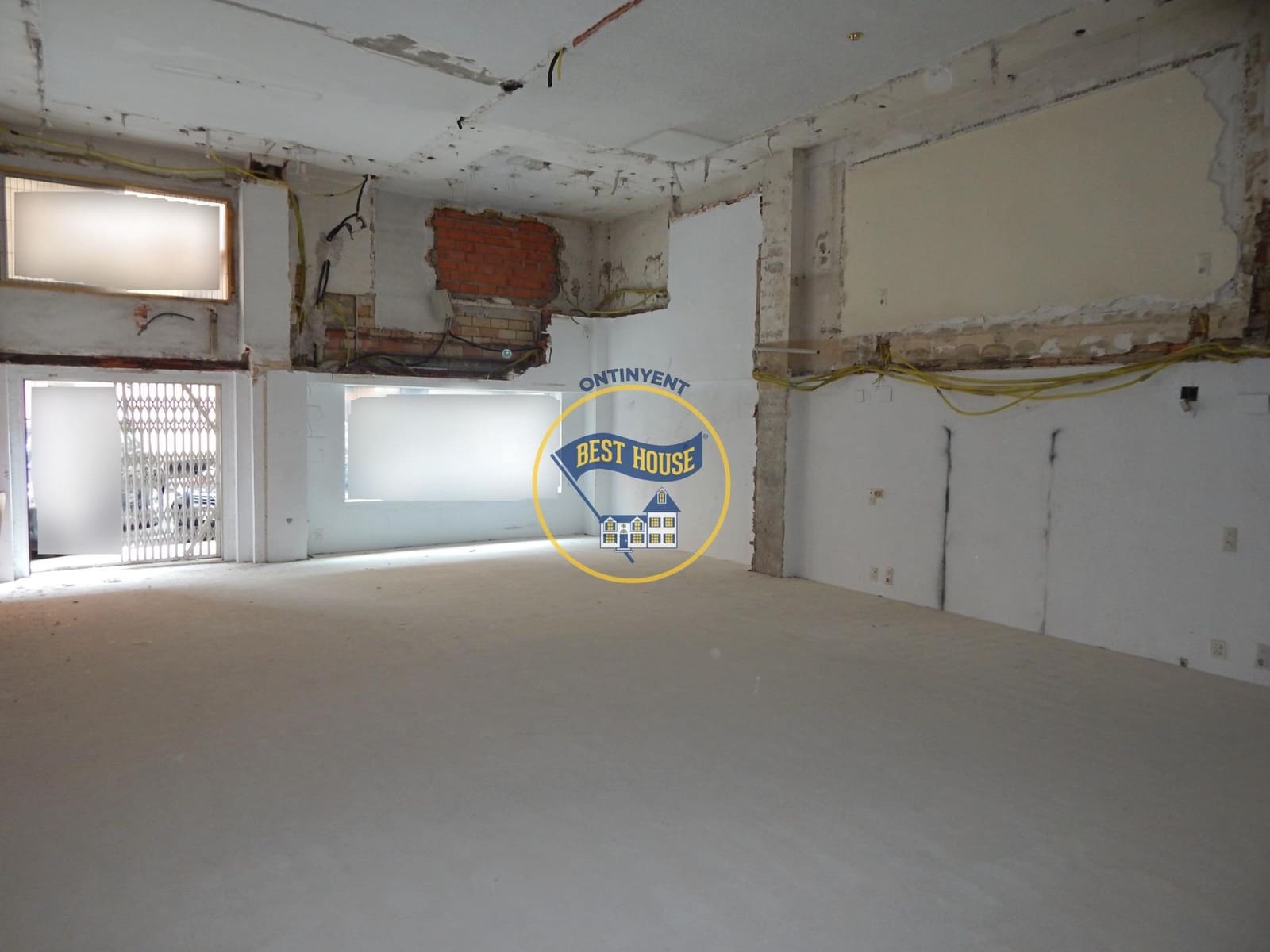 Commercieel te huur in Ontinyent - € 600 (Ref: 8118030)