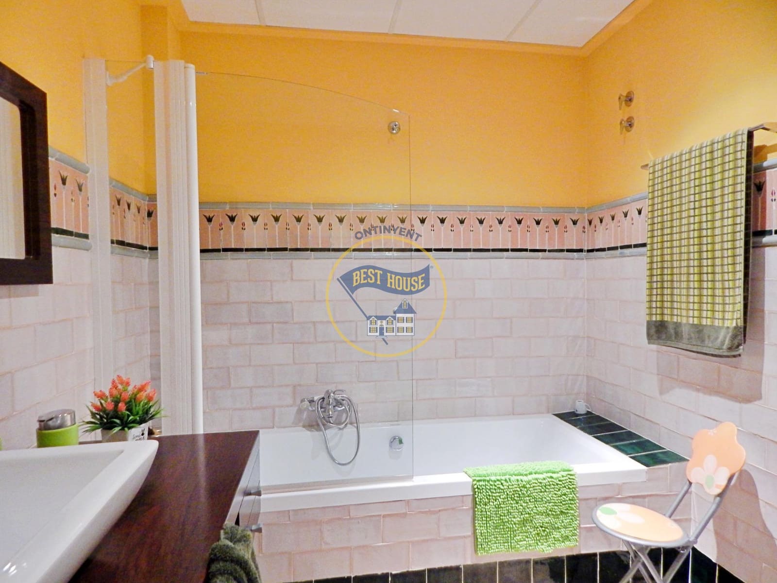 4 chambre Villa/Maison à vendre à Bufali avec garage - 300 000 € (Ref: 8161994)