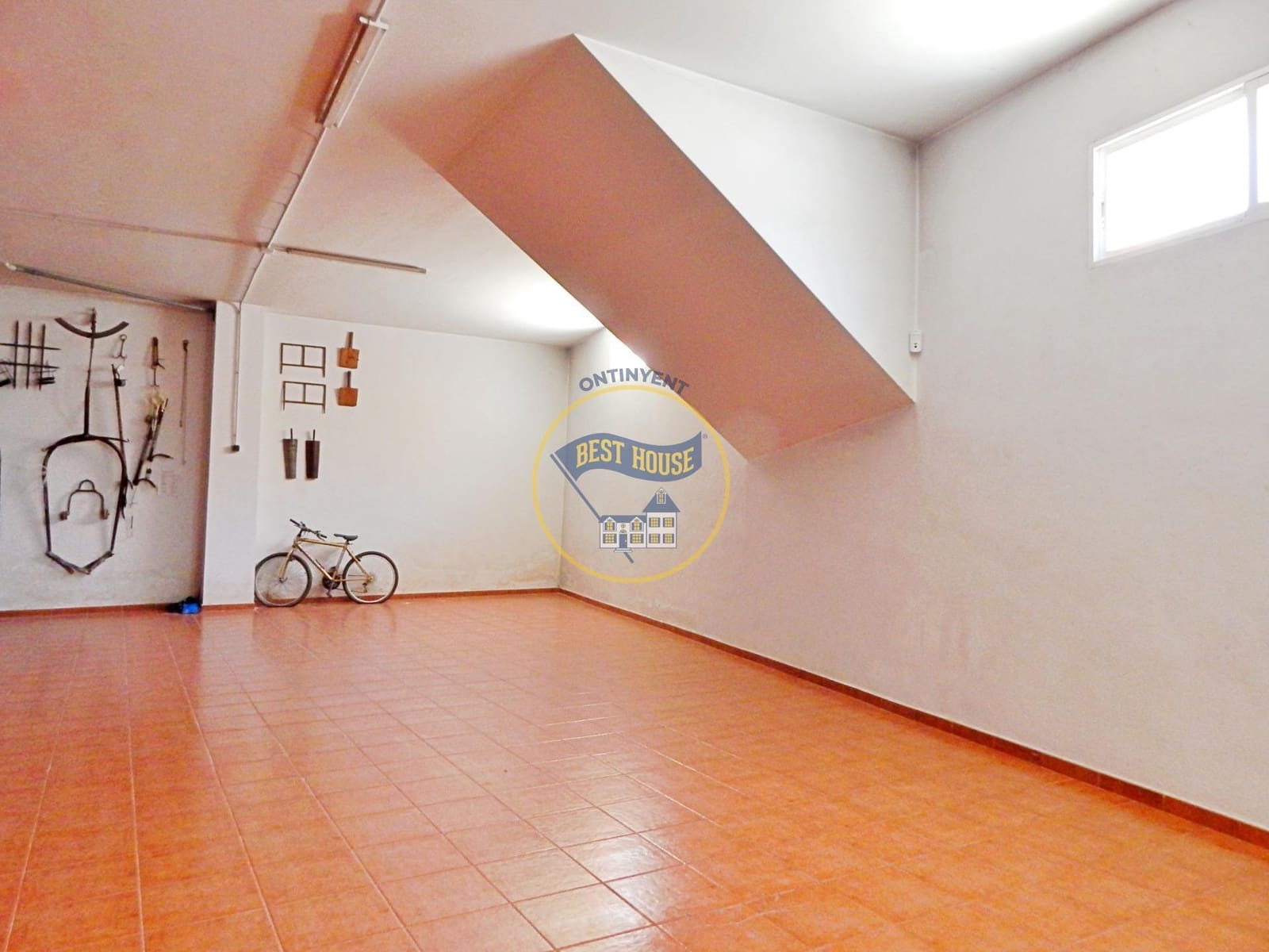 4 chambre Villa/Maison à vendre à Bufali avec garage - 300 000 € (Ref: 8161994)